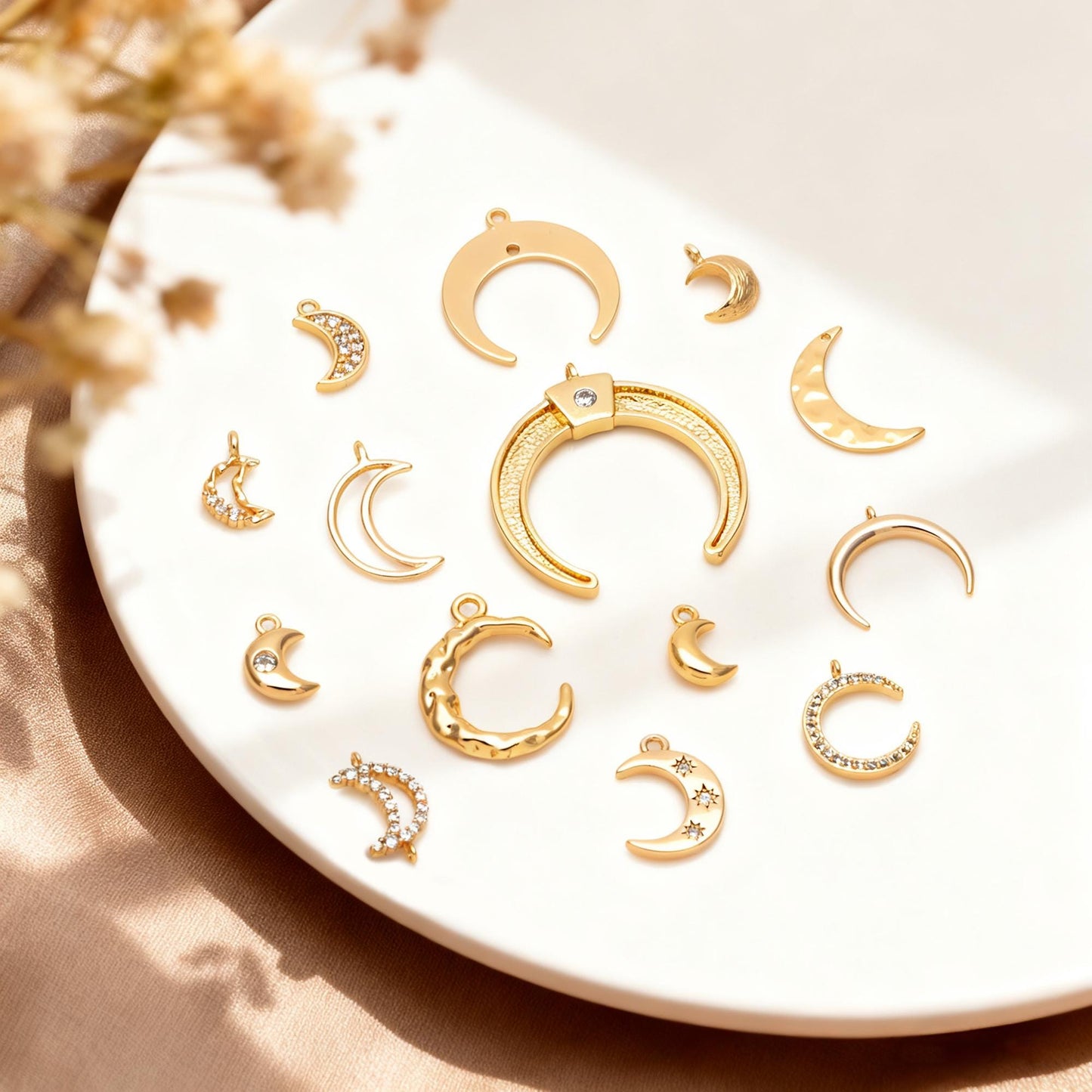 10pcs Gold/ Silver tone Moon Charms , 18K Gold/ Rhodium plated Brass, Moon Connector Pendants (GB-618)