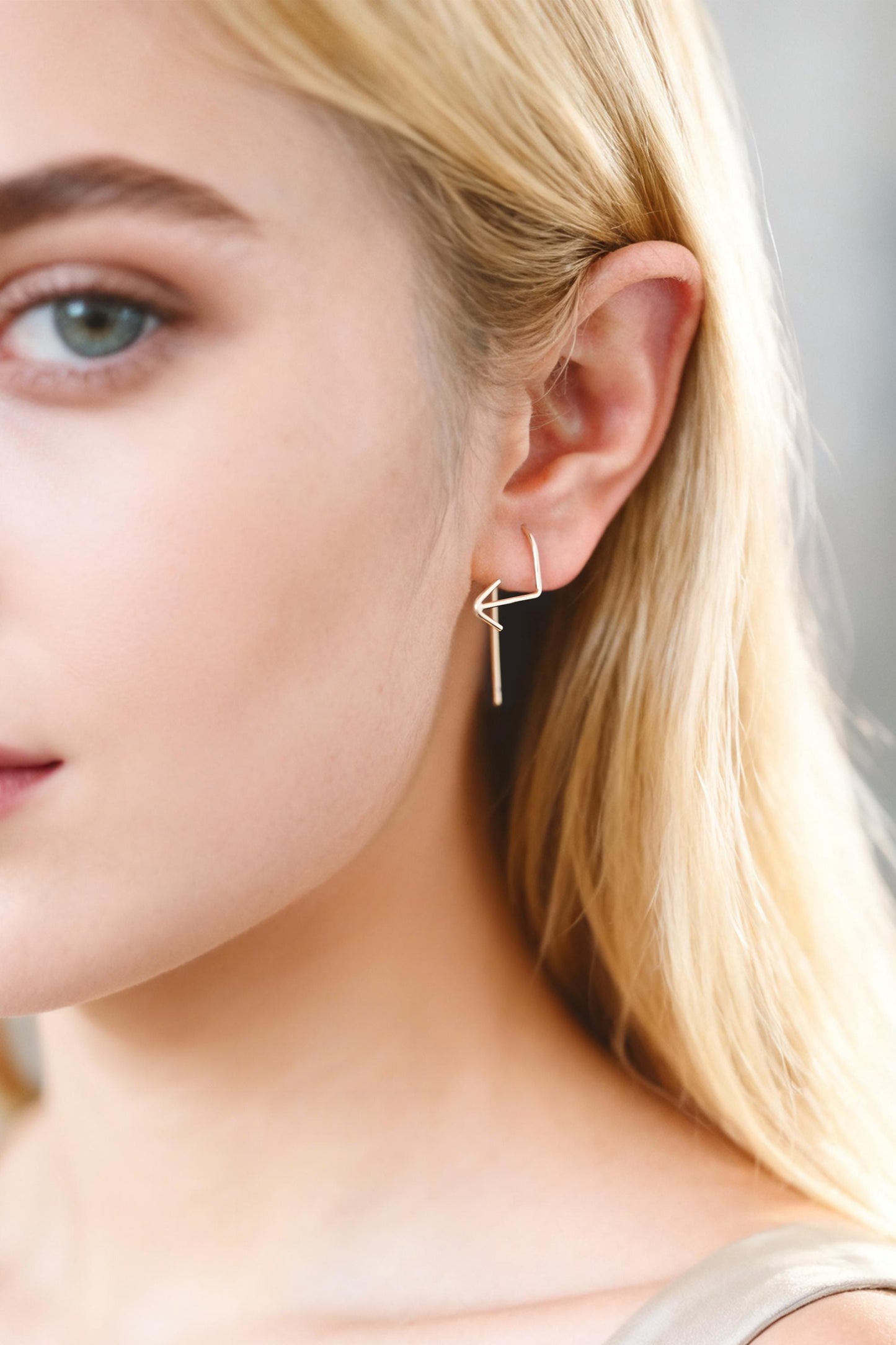 10pcs Gold Arrow Earring Hooks, 18K Gold Plated Brass, Simple Earwire Earrings (GB-4605)