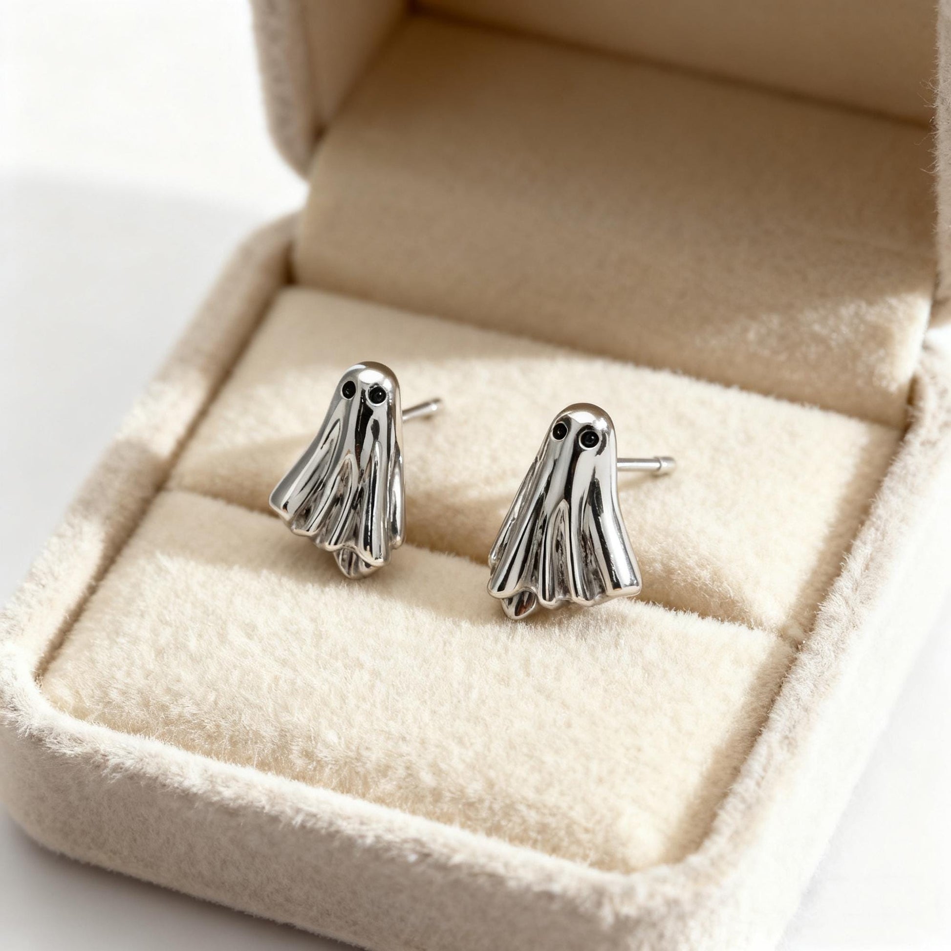 10pcs Gold Ghost Stud Earrings 11x7mm, Gold Plated Brass Minimalist Earrings (GB-4694)