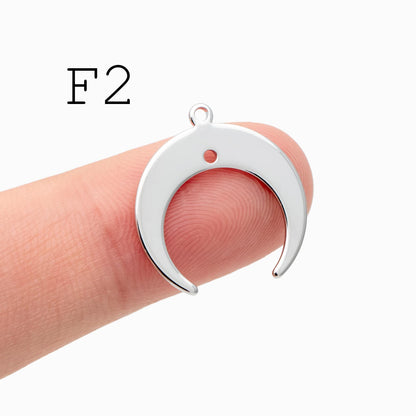 10pcs Gold/ Silver tone Moon Charms , 18K Gold/ Rhodium plated Brass, Moon Connector Pendants (GB-618)