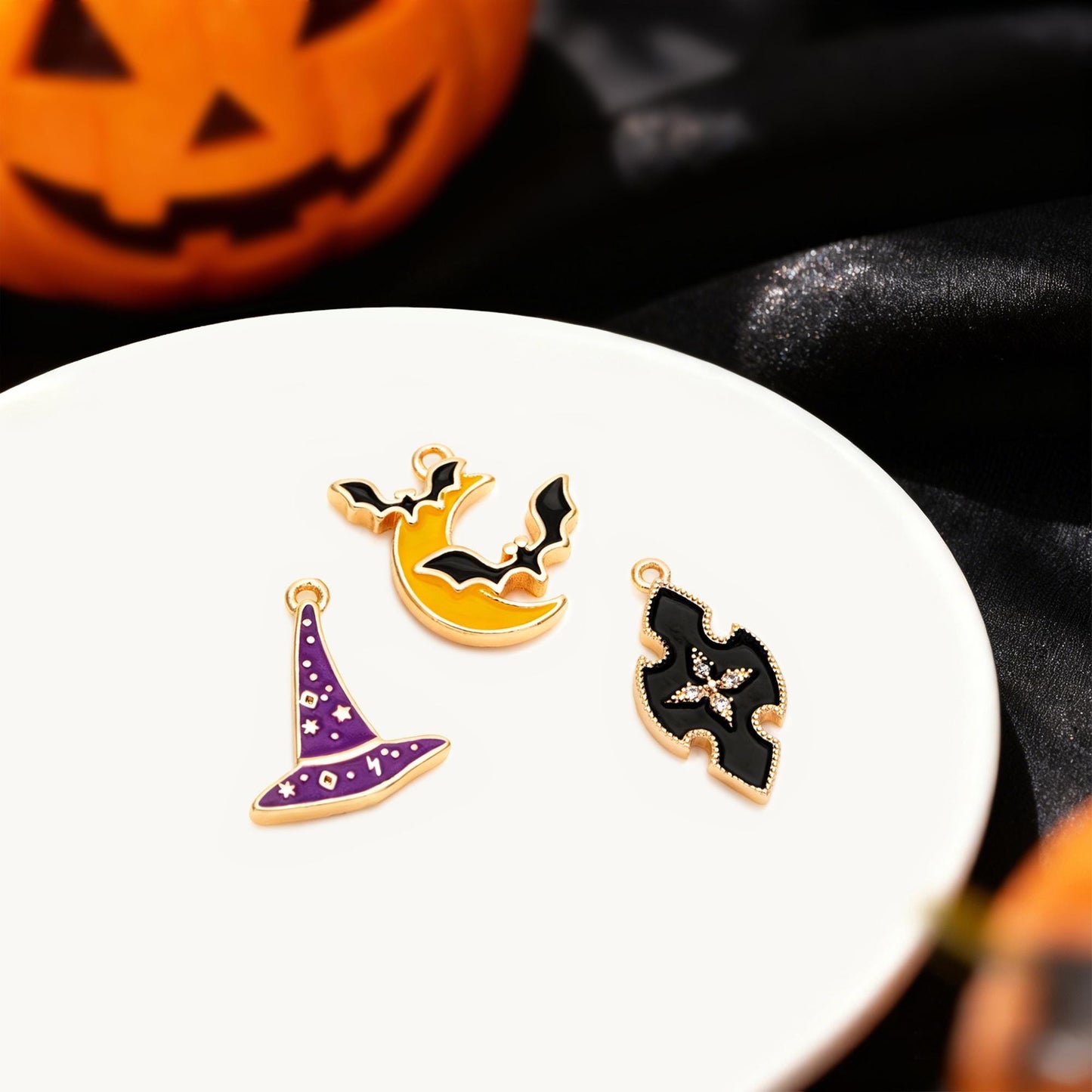 4pcs Enamel Halloween Charms, Gold plated Alloy, Jewelry Making Supply (GB-4708)