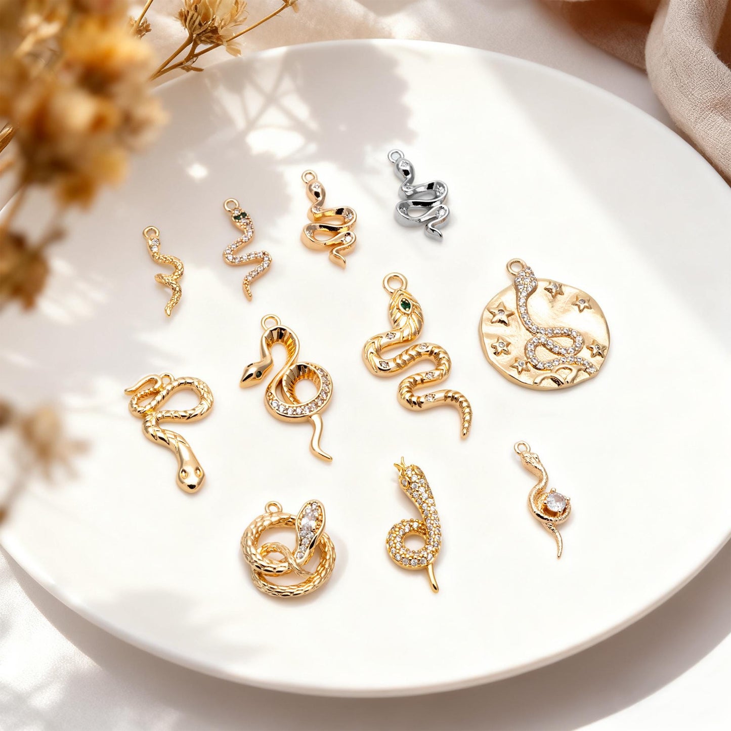 4pcs Gold Snake Charm, 18K Gold Plated Brass, Snake Necklace Jewelry Pendant (GB-2756)