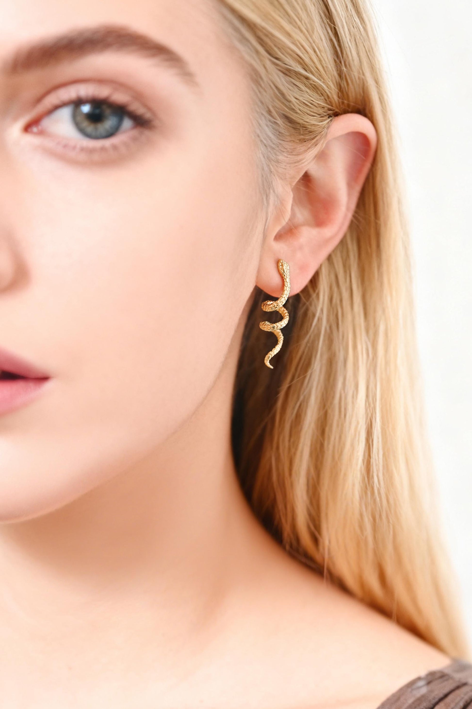 4pcs Gold Snake Earrings 32x9mm, Gold Plated Brass, Minimalist Snake Stud Earrings (GB-4607)