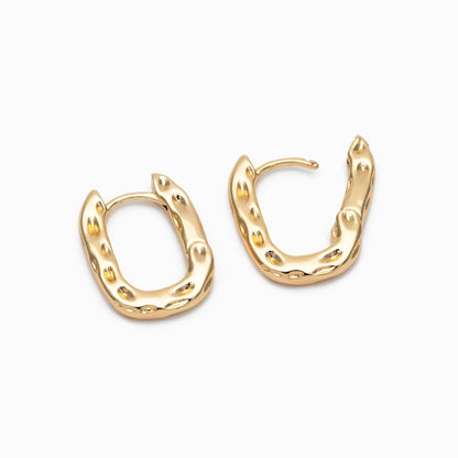 4 pieces- Rustic Oval Huggie Earrings, Gold plated Brass Ear Hoops 20x16mm (GB-4723)