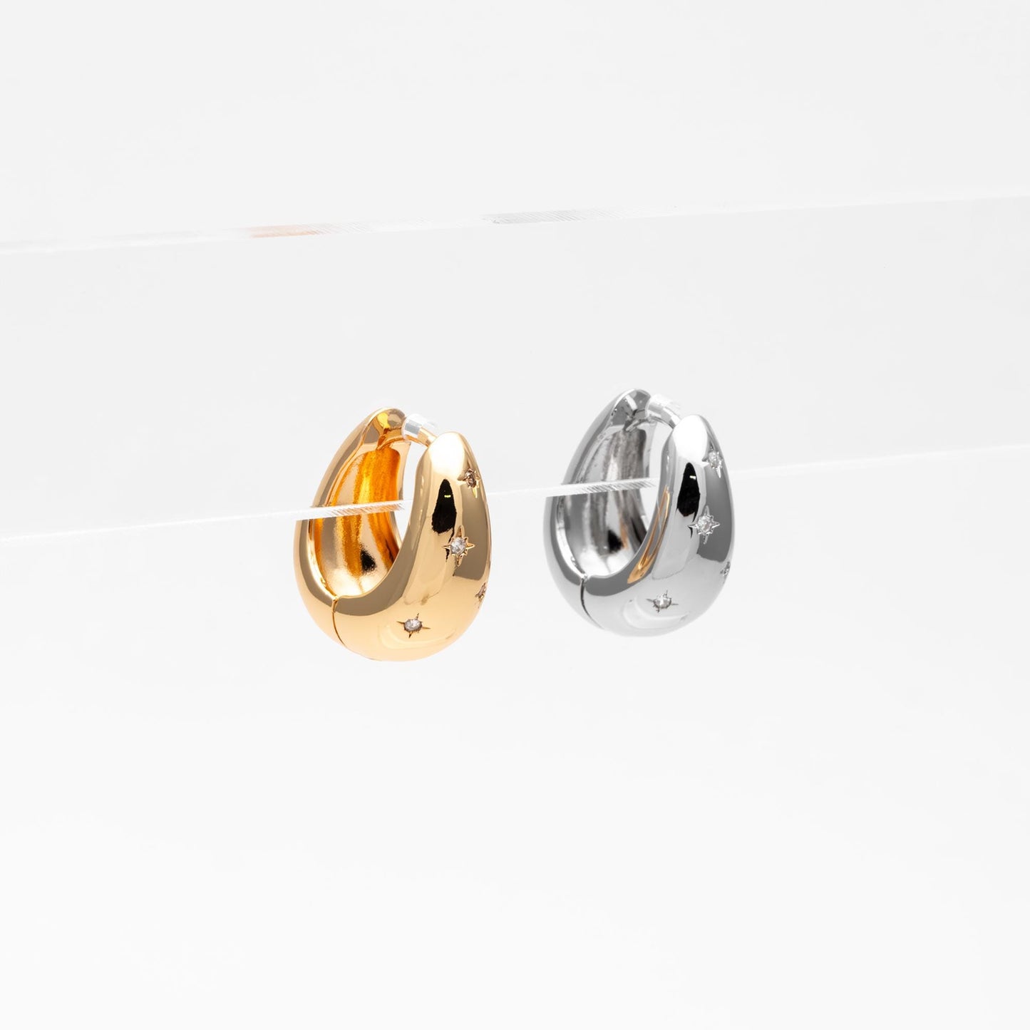 4pcs Gold/ Silver tone Oval Hoop Earrings, 18K Real Gold/ Rhodium plated Brass, CZ Pave Huggie Earrings (GB-4751)