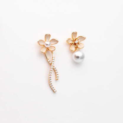 4pcs CZ Pave Gold Enamel Asymmetrical Floral Glass Pearl Earrings (GB-4356)