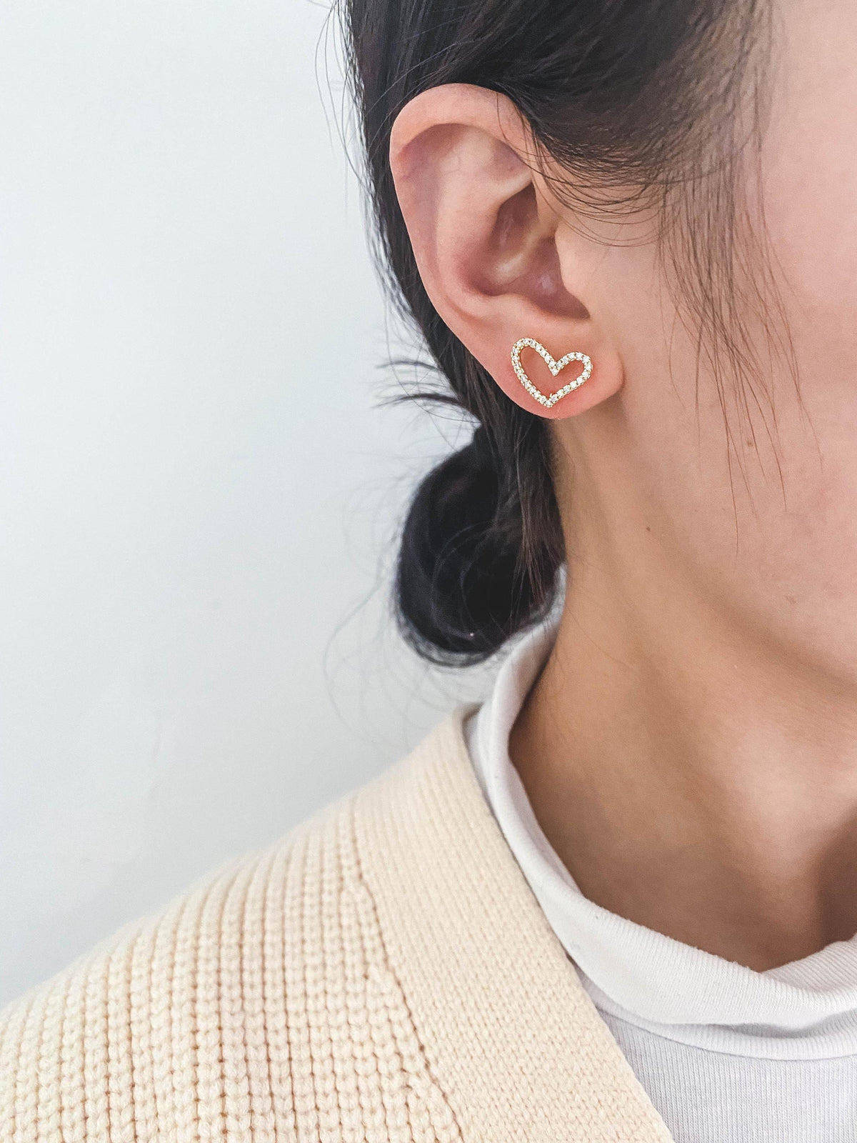 4pcs CZ Pave Heart Ear Posts, Gold Plated Brass Stud Earrings, Jewelry Findings, Wholesale Supplies (GB-3115)