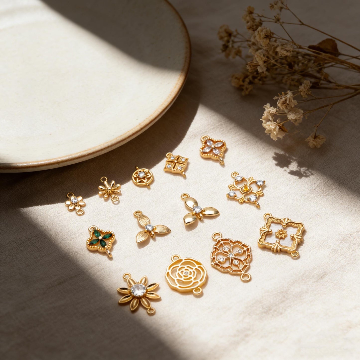 10pcs Gold Flower Charms , 18K Gold plated Brass, Floral Connector Pendants (GB-3780)