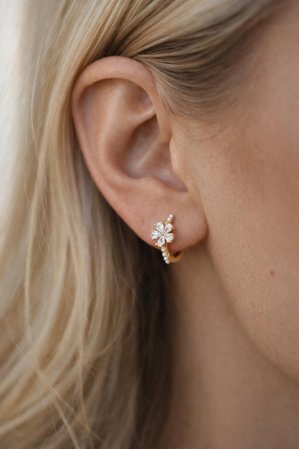 4pcs CZ Pave Gold/ Silver Flower Hoop Earrings, Faux Pearl Earrings, Dainty Huggie Earrings, Minimalist Earrings (GB-4739)
