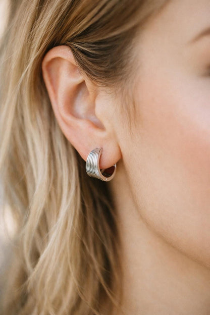 4pcs Gold/ Silver Tone Circle Hoop Earrings, 18K Gold/ Rhodium plated Brass, Chunky Huggie Earrings (GB-4738)