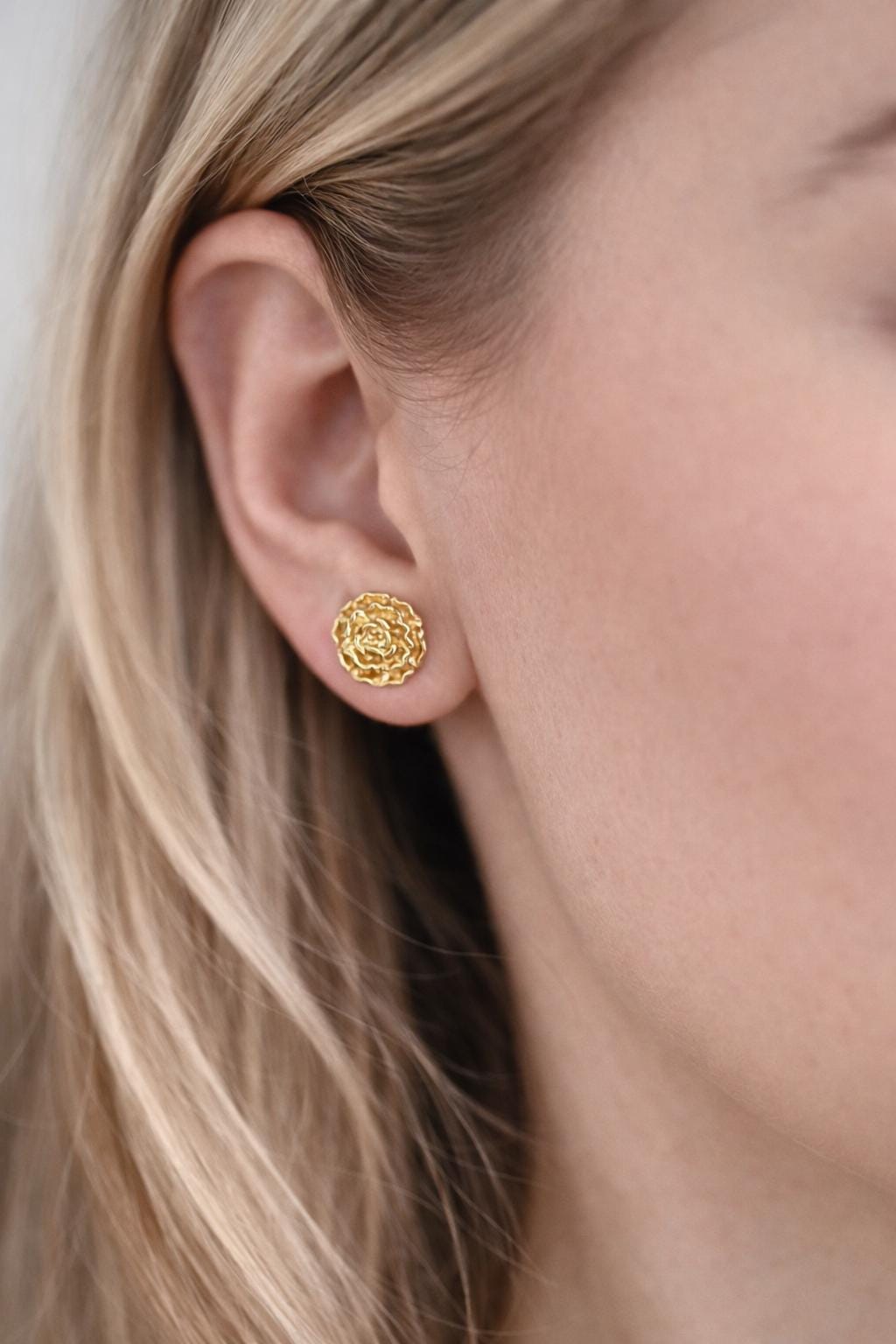10pcs Gold/ Silver Tone Camellia Rose Earrings, Gold/ Rhodium Plated Brass, Flower Stud Earrings (GB-4626)