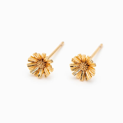 10pcs Gold Tiny Daisy Earrings 6.5mm, Gold Plated Brass, Minimalist Daisy Stud Earrings (GB-3381-E)