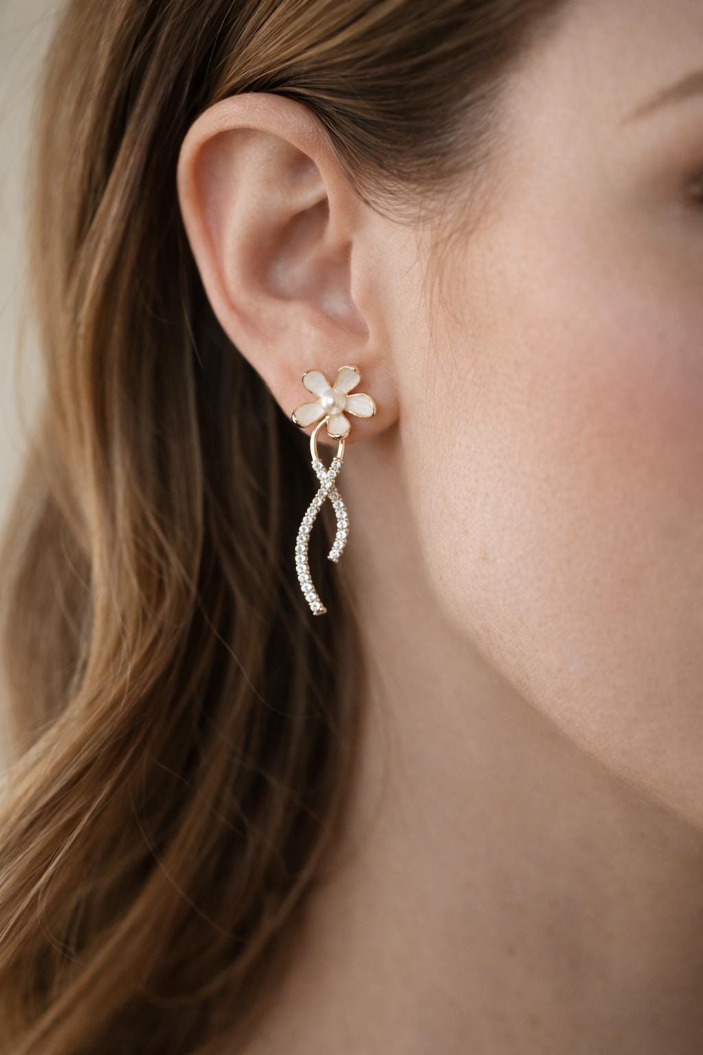 4pcs CZ Pave Gold Enamel Asymmetrical Floral Glass Pearl Earrings (GB-4356)