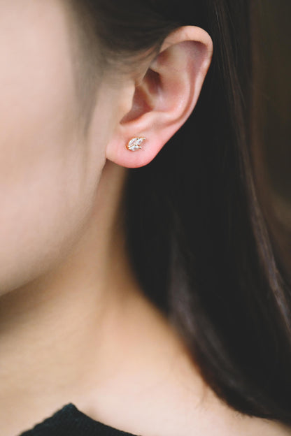 10pcs CZ Pave Flower Ear Posts: 18K Gold Plated Brass Stud Earrings (GB-3395)