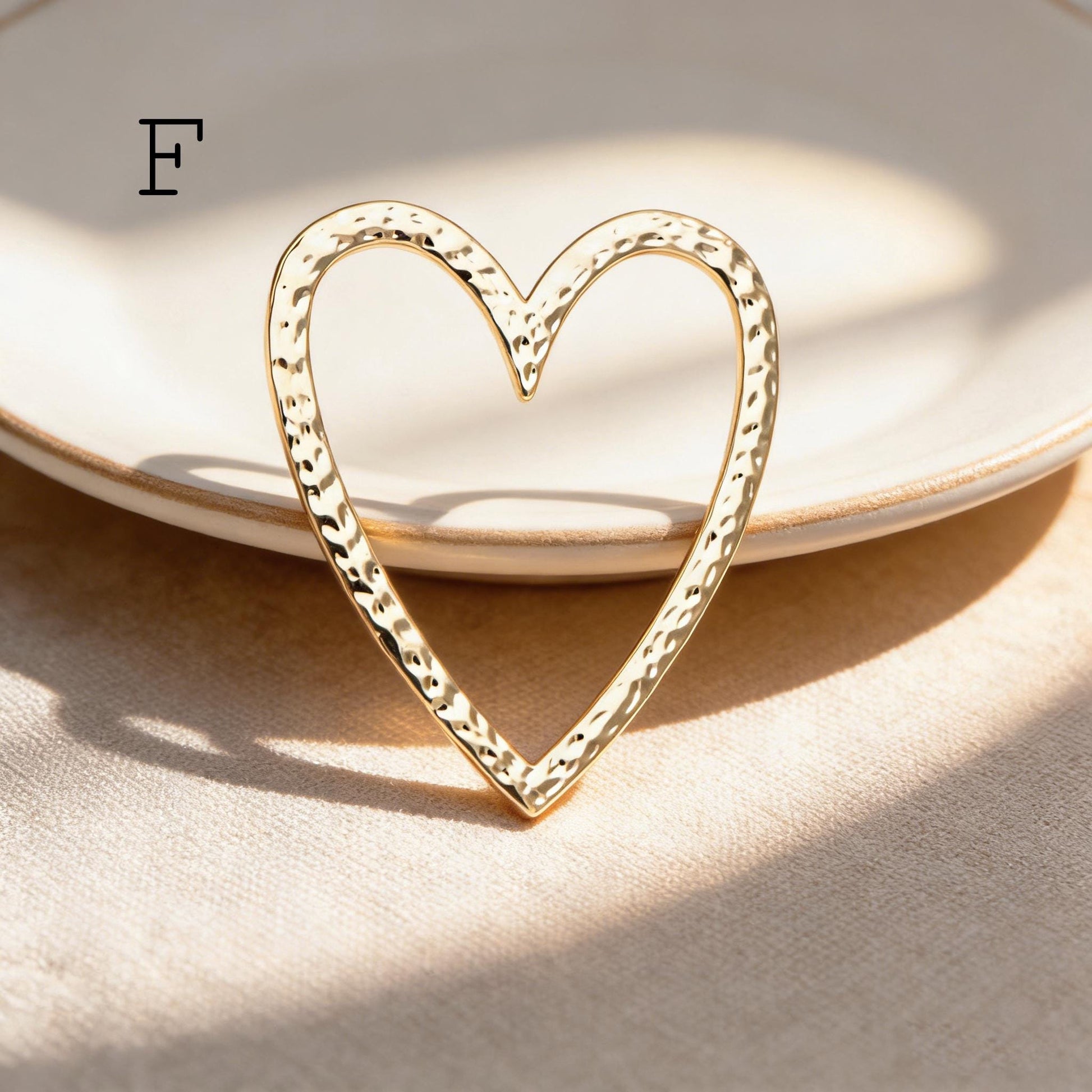 4pcs Gold/ Silver Tone Heart Pendants, 18K Gold/ Rhodium plated Brass, Dainty Heart Charms (GB-1964)