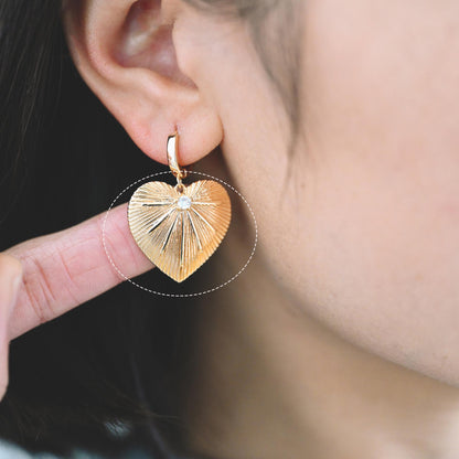 4pcs Gold/ Silver Tone Heart Pendants, 18K Gold/ Rhodium plated Brass, Dainty Heart Charms (GB-1964)