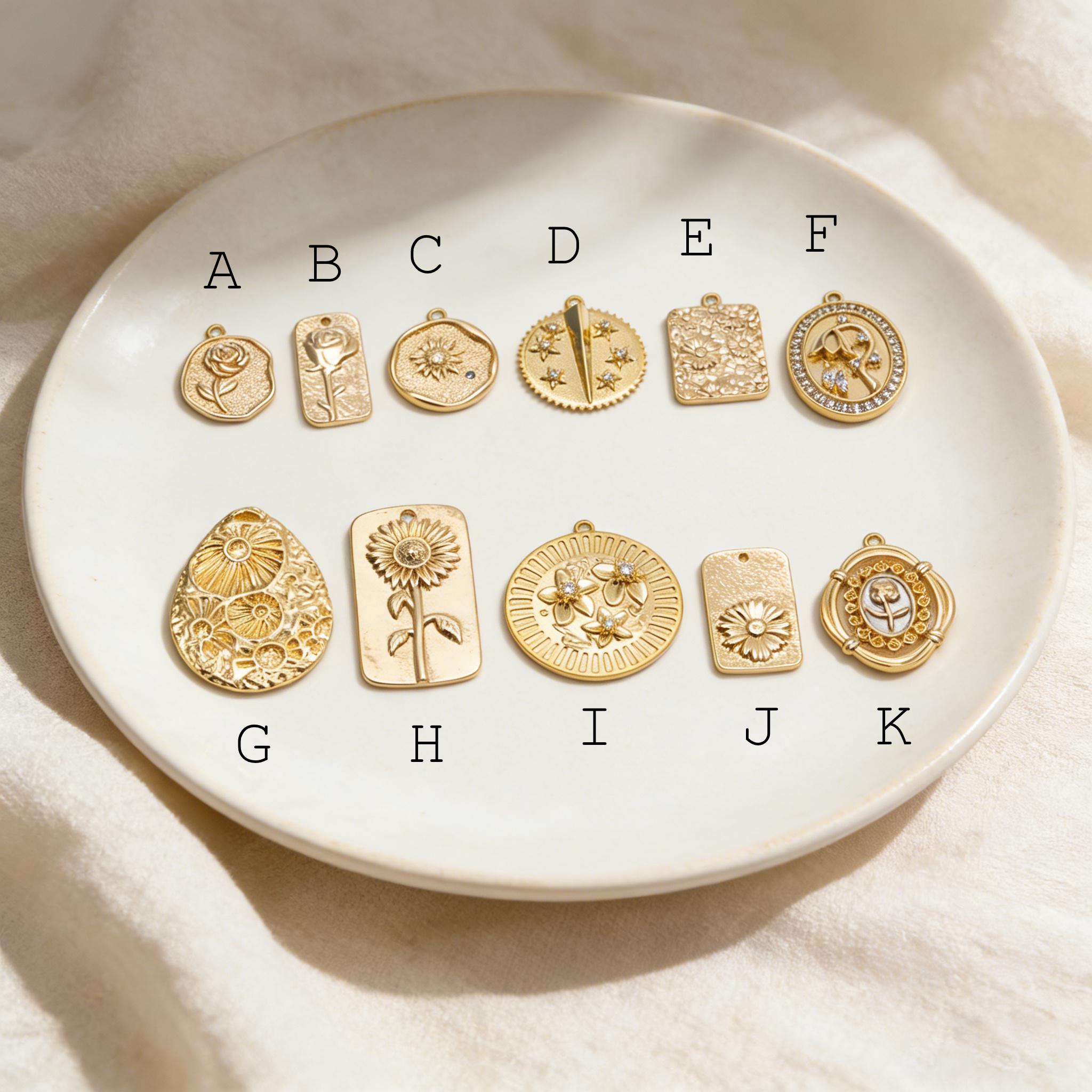 4pcs Gold Flower Charms, 18K Gold plated Brass, Flower Earring Pendants (GB-1281)