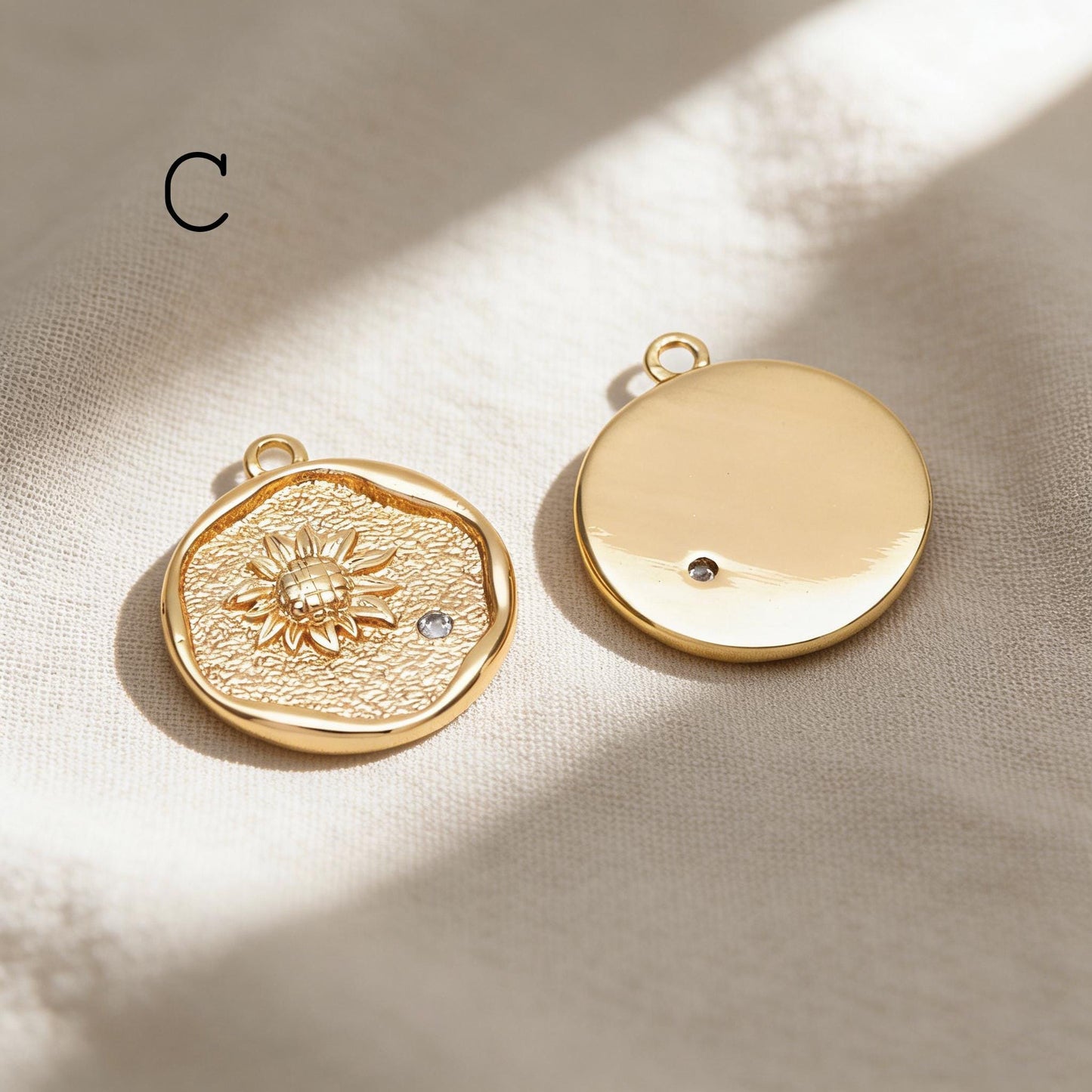 4pcs Gold Flower Charms, 18K Gold plated Brass, Flower Earring Pendants (GB-1281)