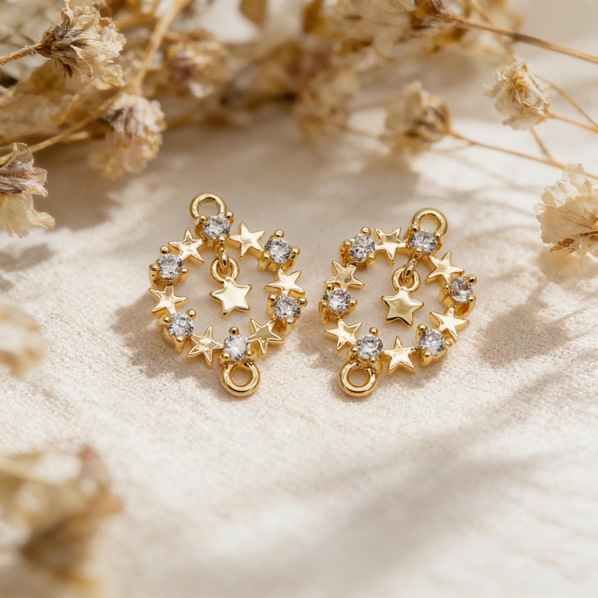 4pcs CZ Pave Gold Circle Charm Connectors 13x18mm, 18K Gold plated Brass, Christmas Ring Pendants with Star (GB-713-L)