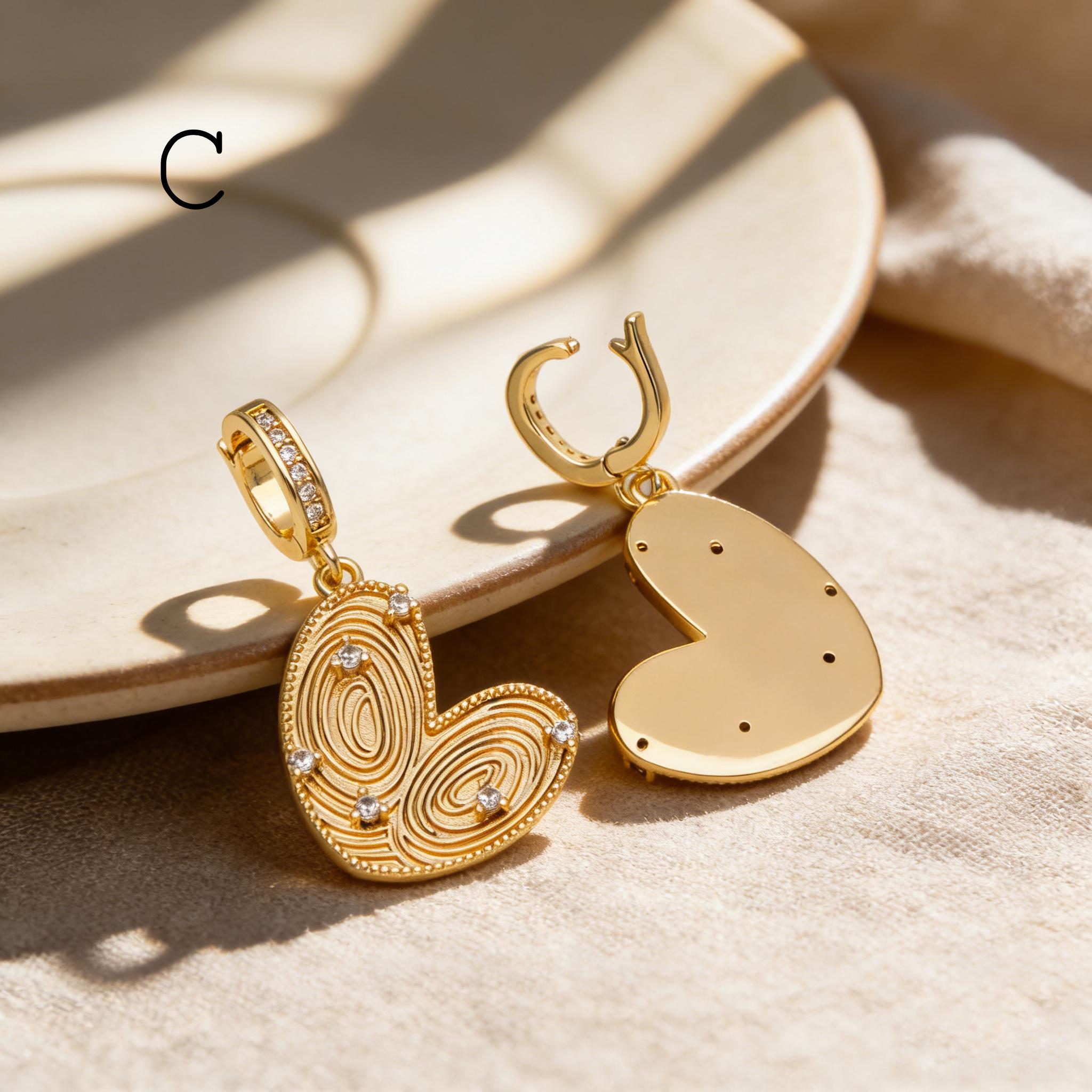 4pcs Gold/ Silver Tone Heart Pendants, 18K Gold/ Rhodium plated Brass, Dainty Heart Charms (GB-1964)