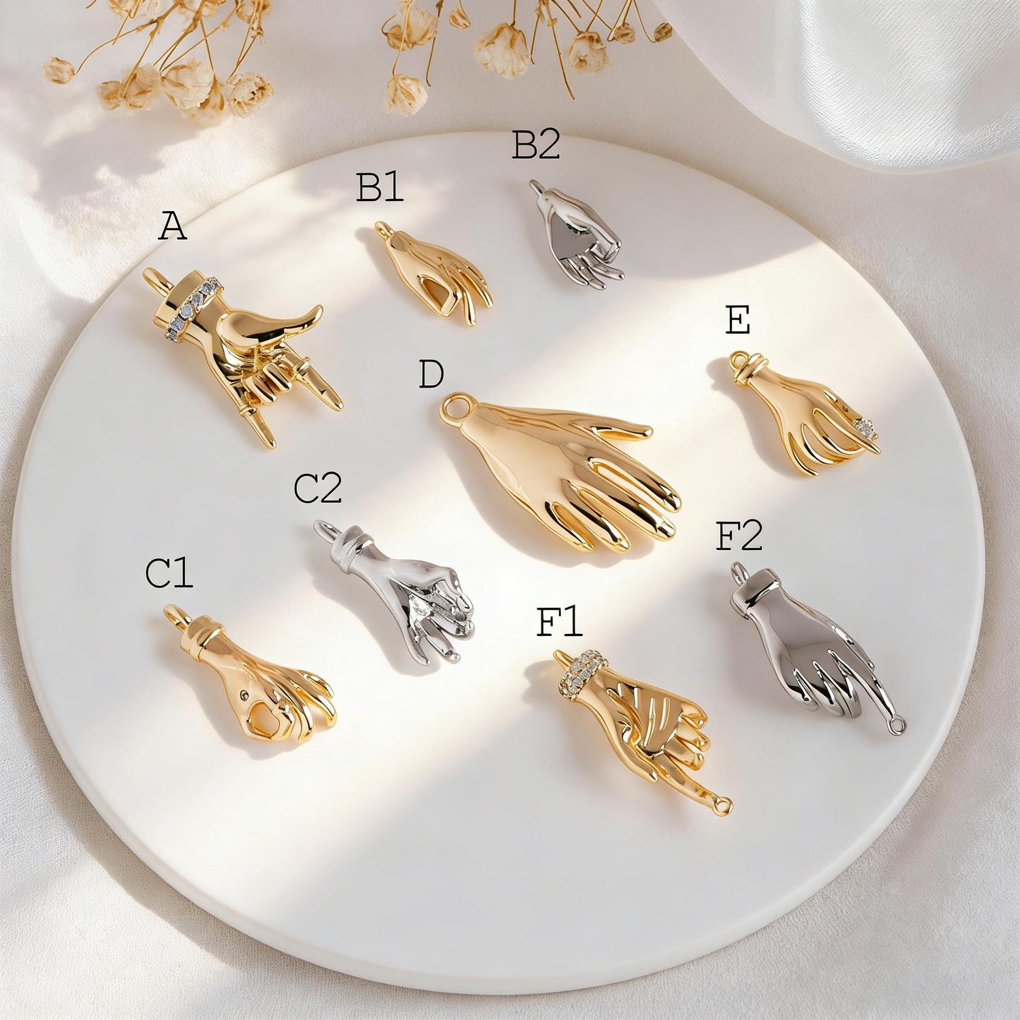 4pcs Gold/ Silver Hand Charms, Gold/ Rhodium plated Brass, DIY Jewelry Making Supplies (GB-4156)