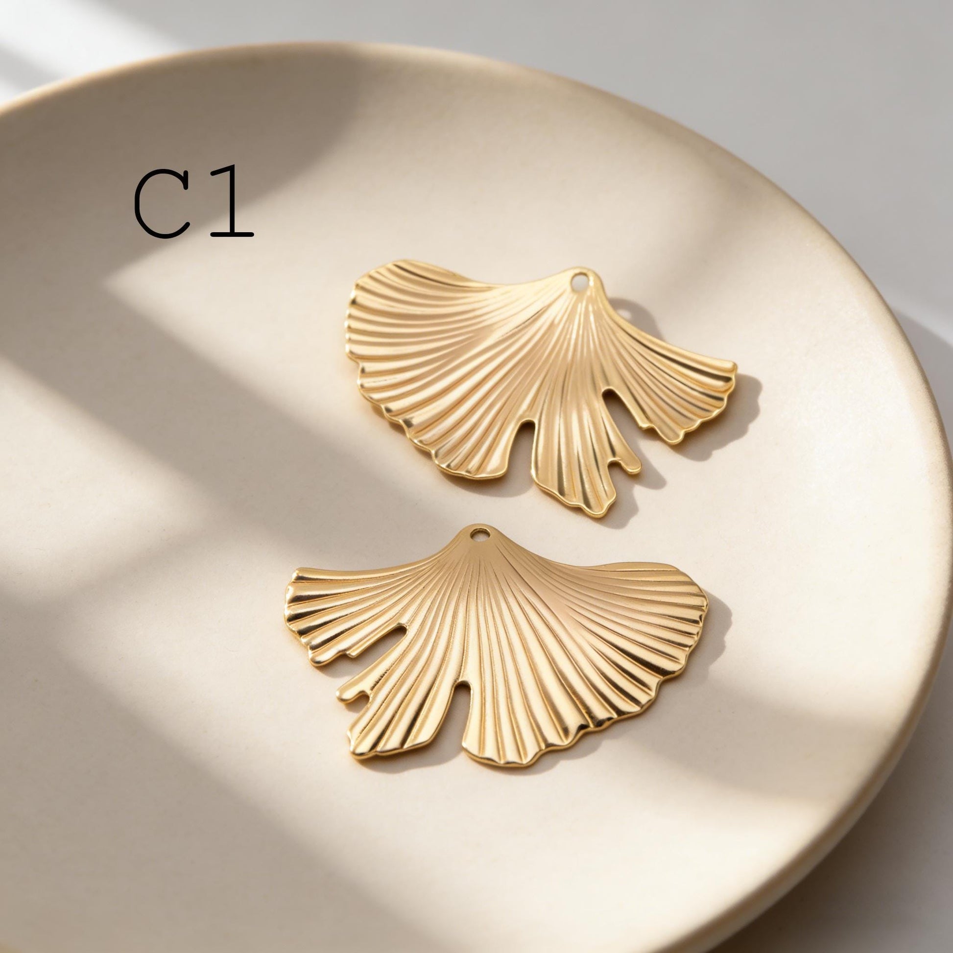 10pcs Gold/ Silver Tone Leaf Charm Pendants, Gold/ Rhodium plated Brass, Lead Nickel Free (GB-3057)