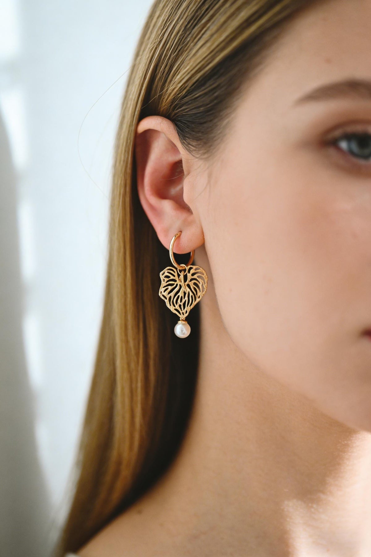 10pcs Gold Leaf Charm Connectors , Real Gold plated Brass, Leaf Pendant with Two Loops (GB-4391)