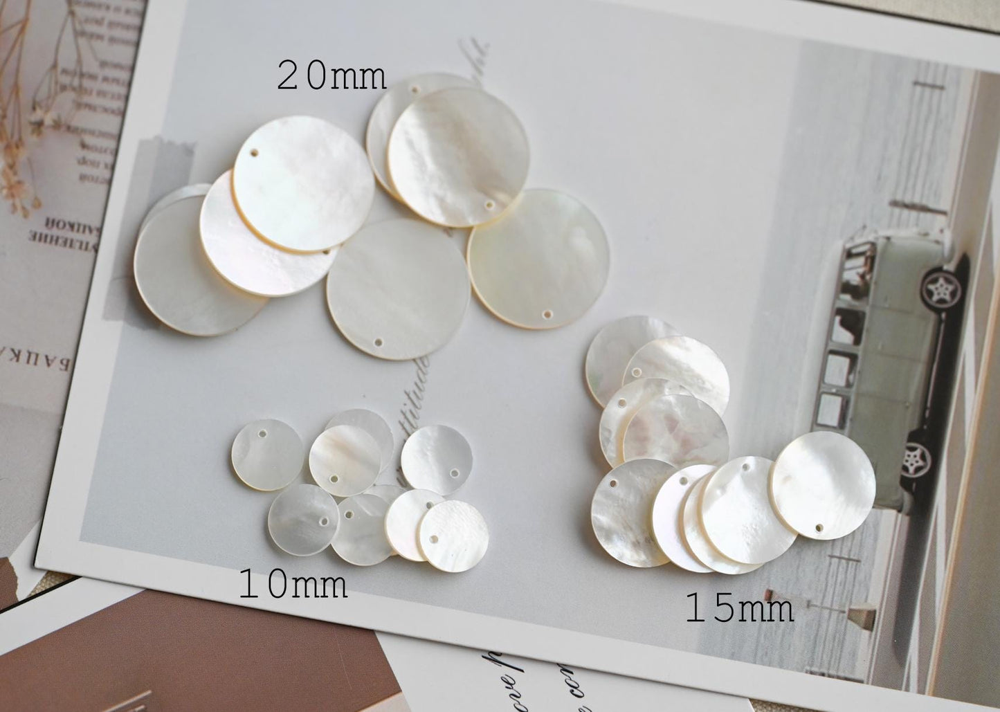 10pcs White Mother of Pearl Coin Charms, Round Disc MOP Shell Pendants 10/ 15/ 20mm (BK-003-A)