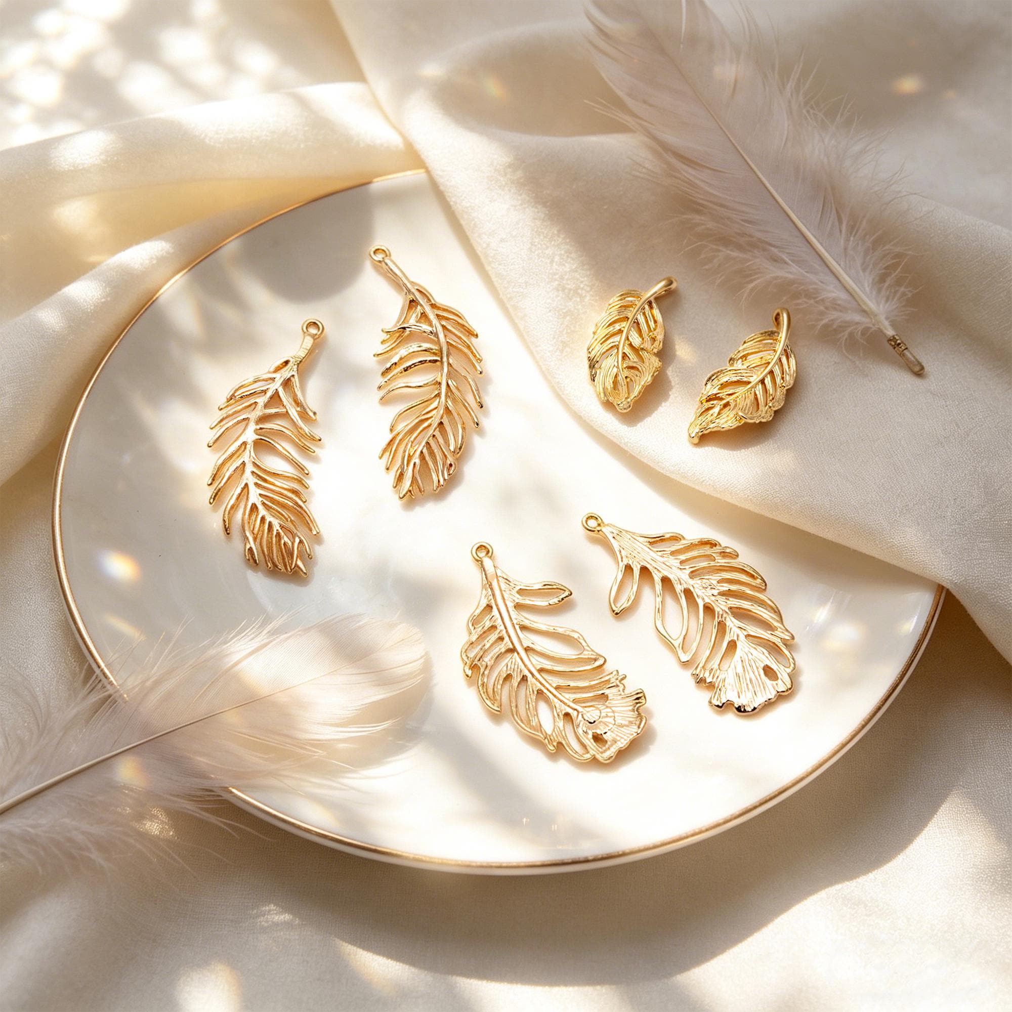 4pcs Gold Feather Charms, 18K Gold plated Brass Feather Pendants, Lead Nickel Free (GB-858)