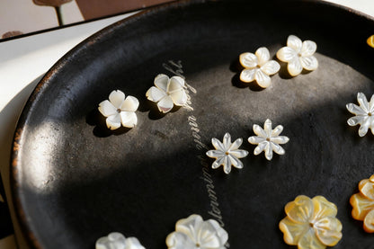 10pcs Shell Flower Cabochons for Jewelry Making, Carved Mother of Pearl Flowers, Bridal Hair Accessories DIY Supplies (BK-001)