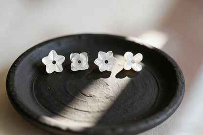 10pcs Mini Shell Flower Beads 6mm, Mother of Pearl Tiny Floral Cabochons, Bridal DIY Accessories Bulk (BK-002)