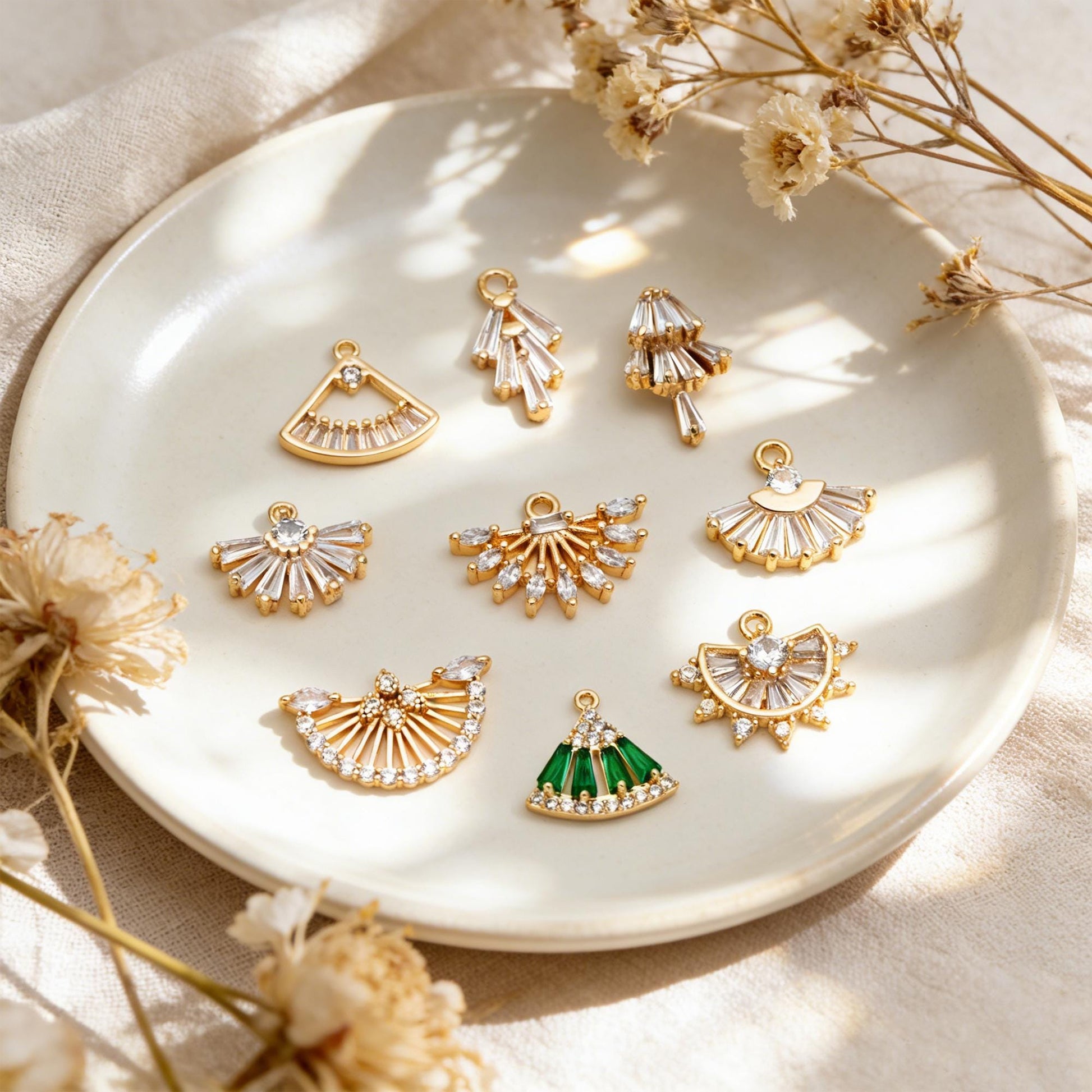4pcs CZ Pave Gold Fan Shaped Charm , 18K Gold plated on Brass (GB-853)