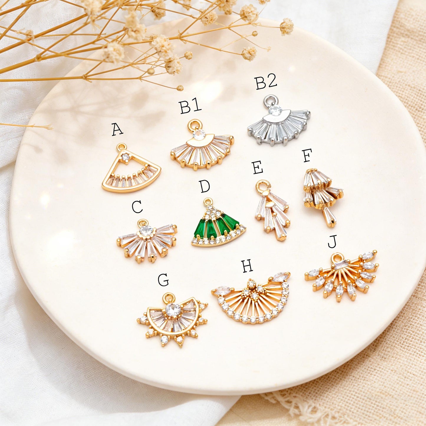 4pcs CZ Pave Gold Fan Shaped Charm , 18K Gold plated on Brass (GB-853)