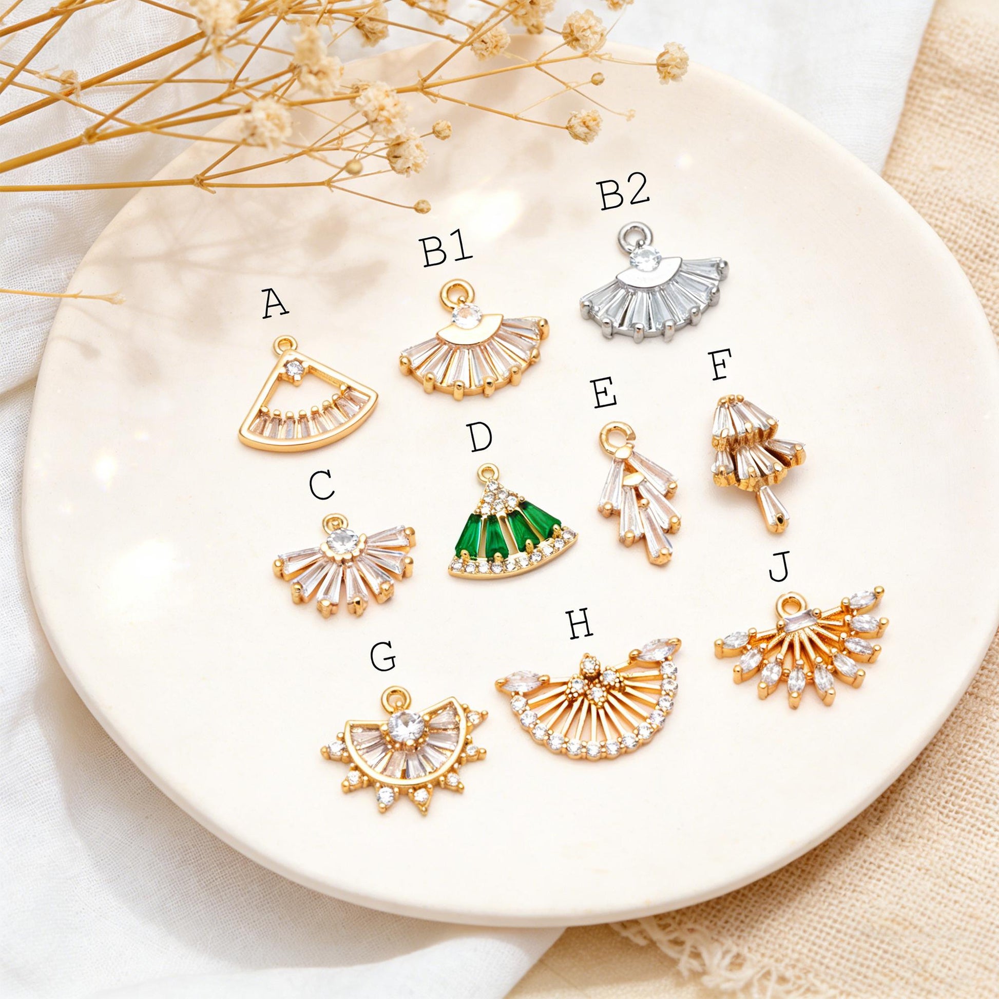 4pcs CZ Pave Gold Fan Shaped Charm , 18K Gold plated on Brass (GB-853)