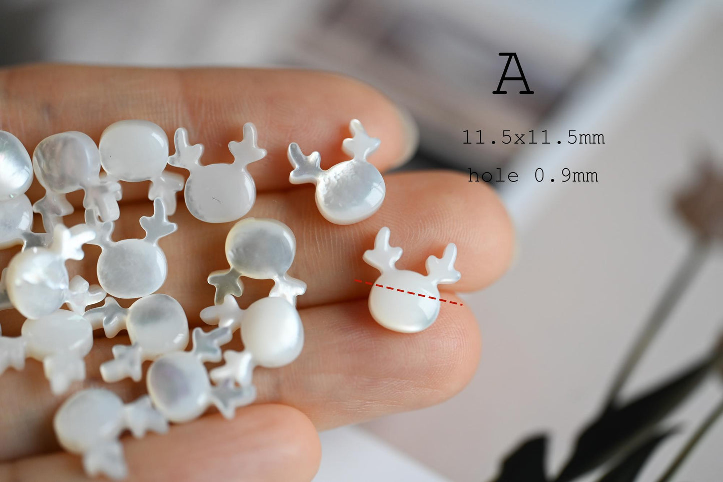 4pcs Double-Sided Shell Beads, Carved Mother of Pearl Beads for DIY Necklace, Handmade Jewelry (BK-005)