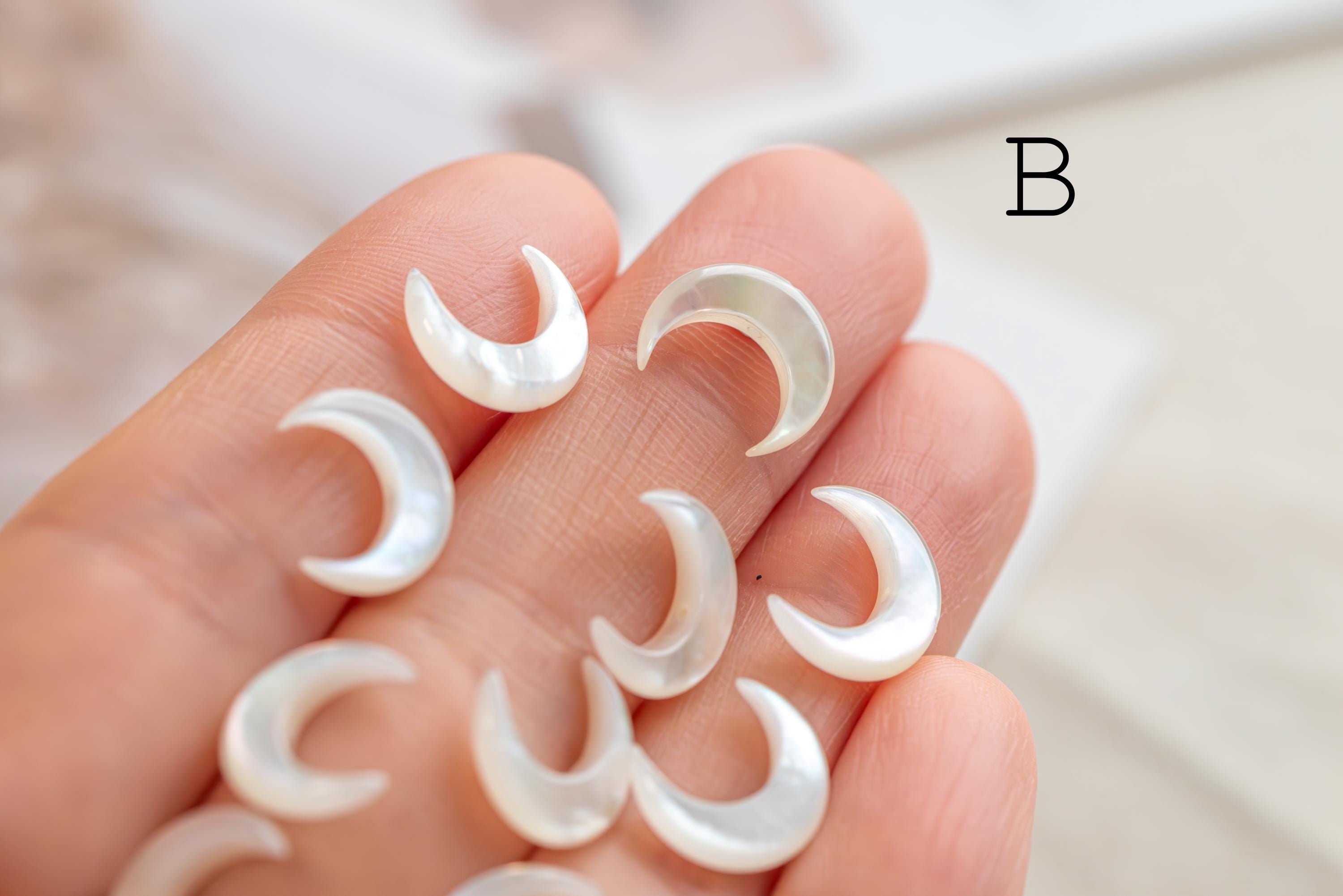 Moon Phase Mother of Pearl Beads, White MOP Shell Crescent Charms 12mm (BK-035)