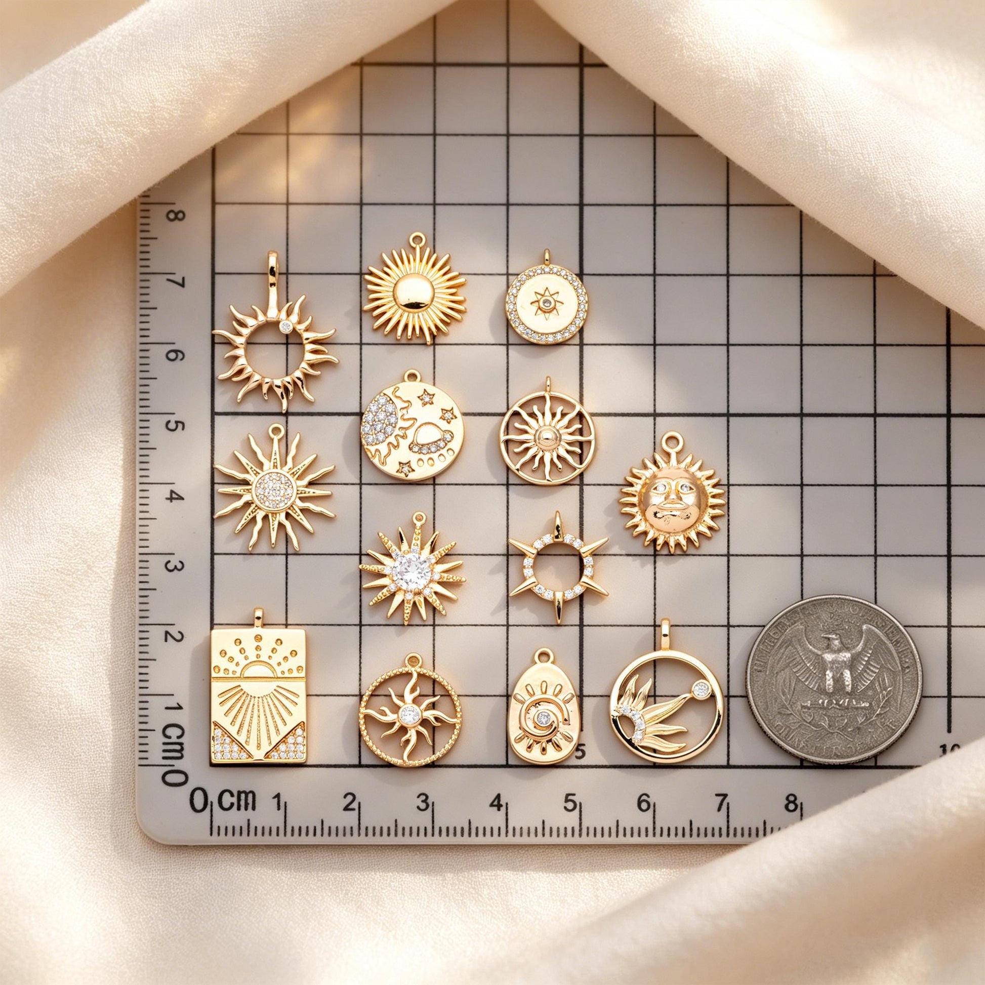 4pcs Gold Sun Charms , 18K Gold plated Brass, Sun Pendants Wholesale (GB-1311)