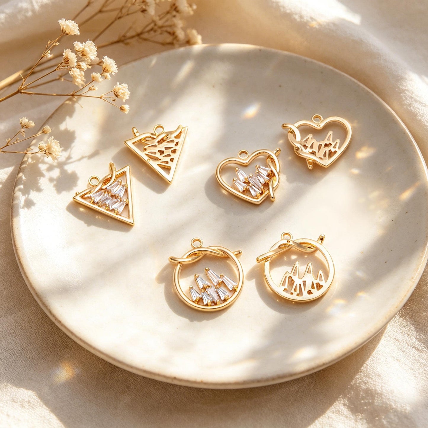 4pcs Gold Knot Triangle/ Circle/ Heart Charms, Earring Findings, Jewelry Making, Diy Material, Jewelry Supplies (GB-2125)