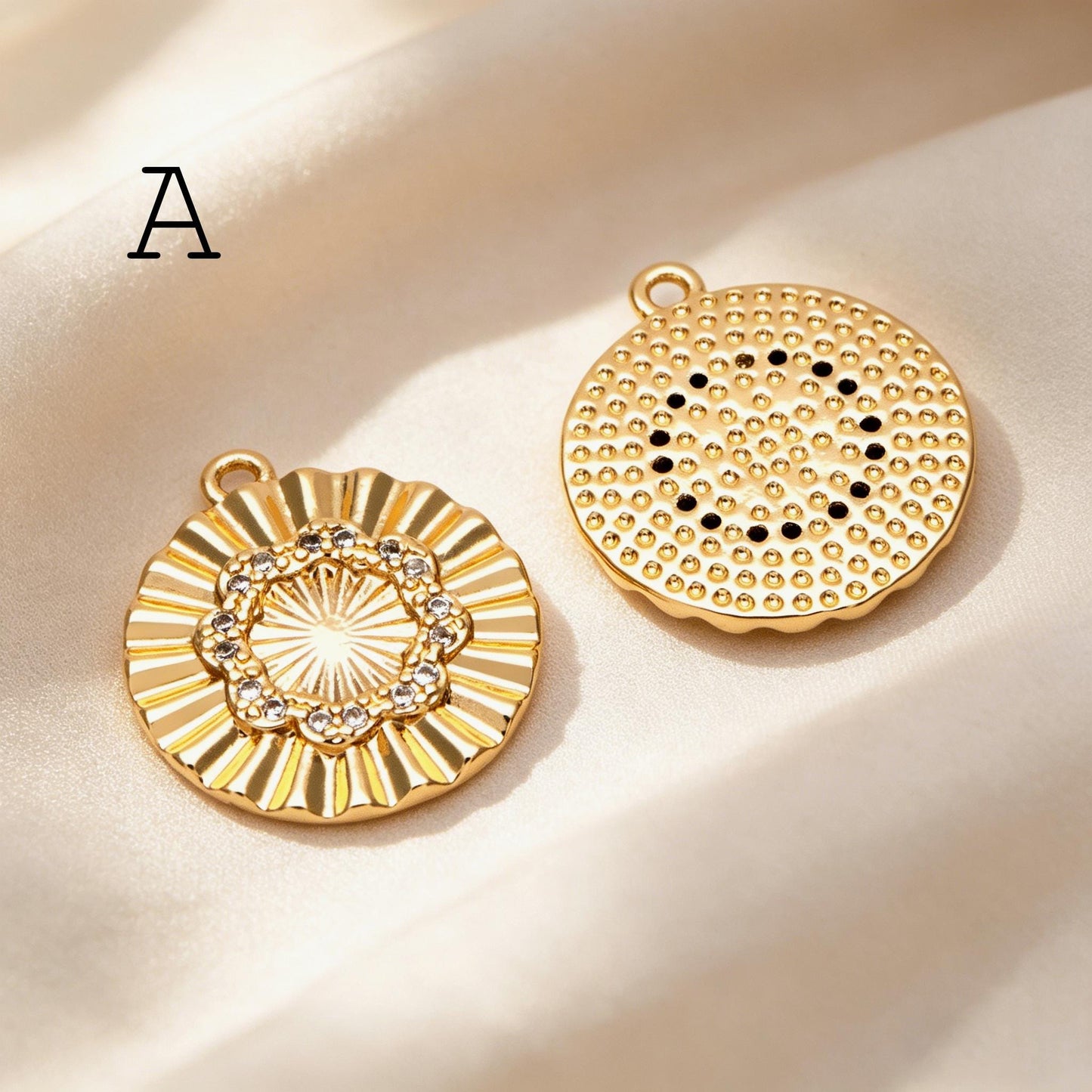 4pcs Gold Round Sun Charms , 18K Gold plated Brass, Disk Sun Pendants (GB-1232)