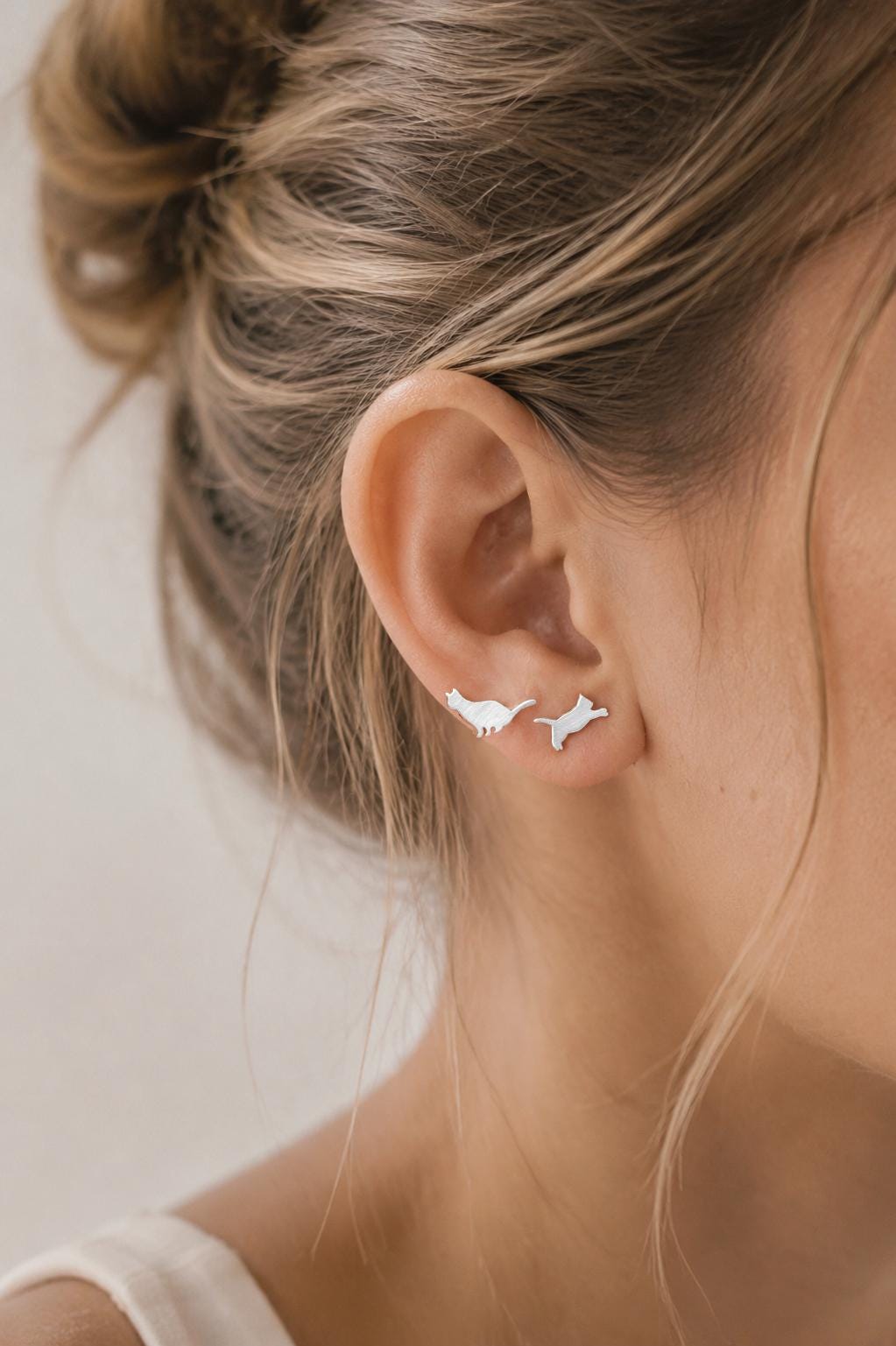 10pcs Cat Asymmetry Earrings, Gold/ Rhodium plated Brass, Pet Animal Stud Earrings (GB-4094)