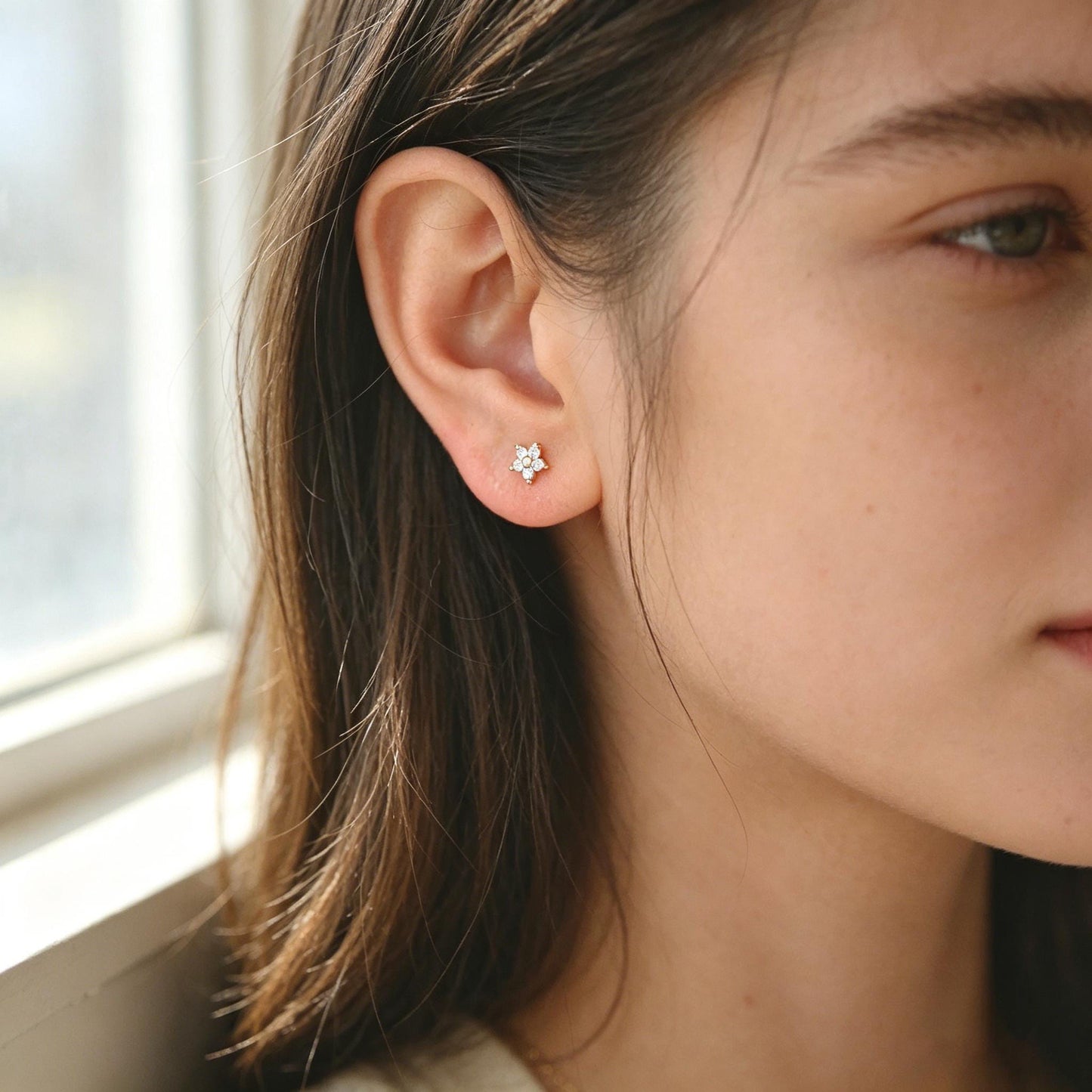 10pcs CZ Pave Flower Ear Posts: 18K Gold Plated Brass Stud Earrings (GB-3395)