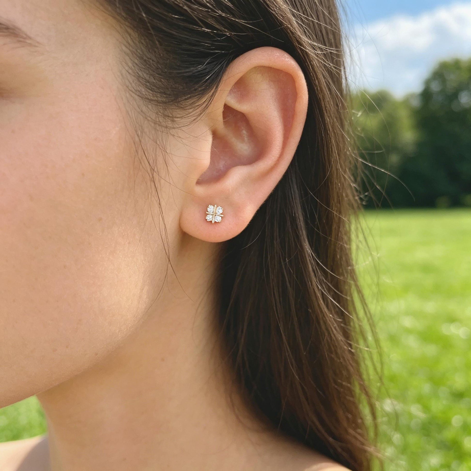 10pcs CZ Pave Flower Ear Posts: 18K Gold Plated Brass Stud Earrings (GB-3395)