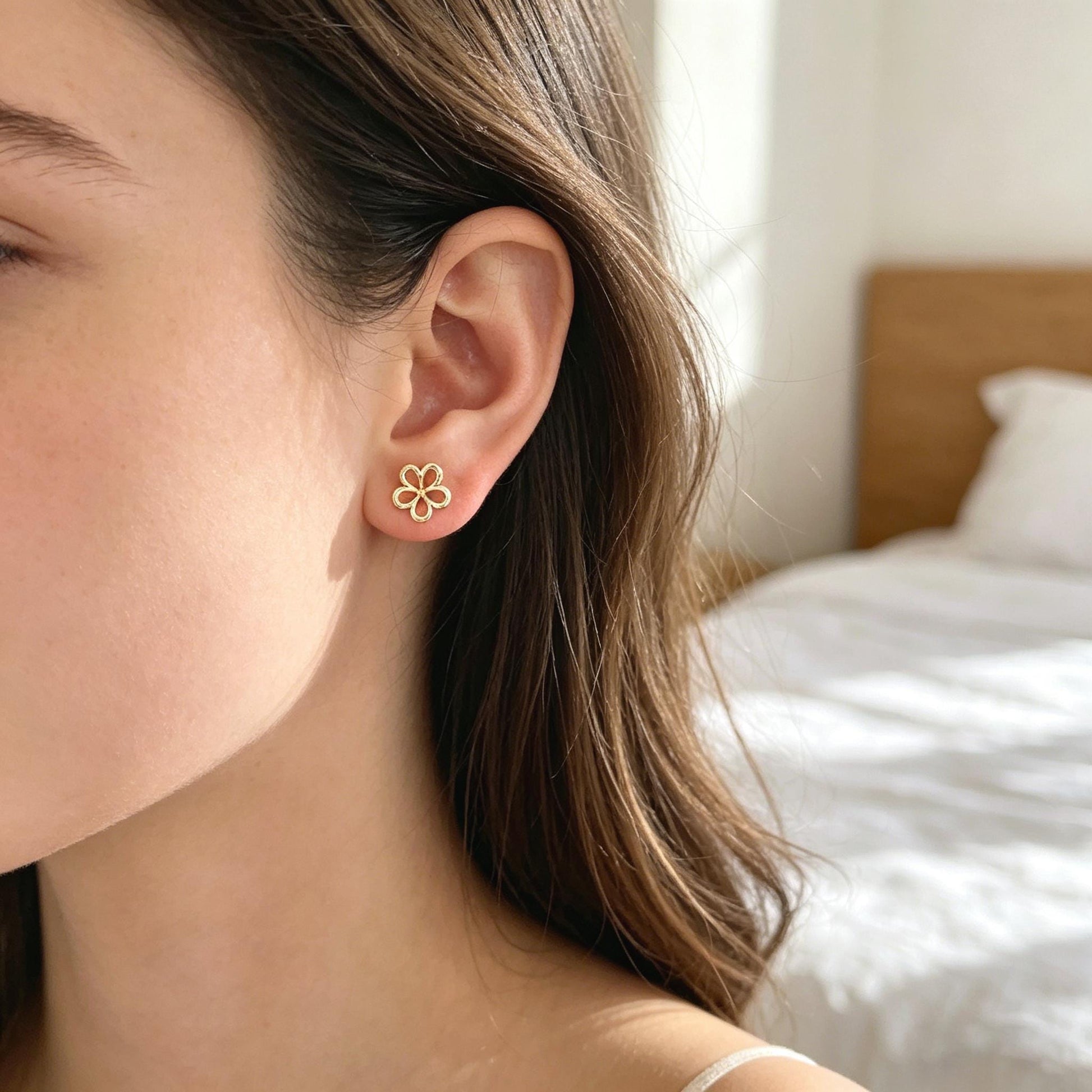 10pcs Gold/ Silver Hollow Flower Butterfly Stud Earrings, Gold/ Rhodium plated Brass, Jewelry Supplies (GB-4323)