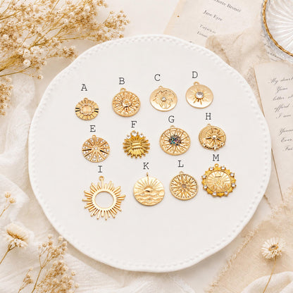 4pcs Gold Round Sun Charms , 18K Gold plated Brass, Disk Sun Pendants (GB-1232)