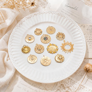 4pcs Gold Round Sun Charms , 18K Gold plated Brass, Disk Sun Pendants (GB-1232)