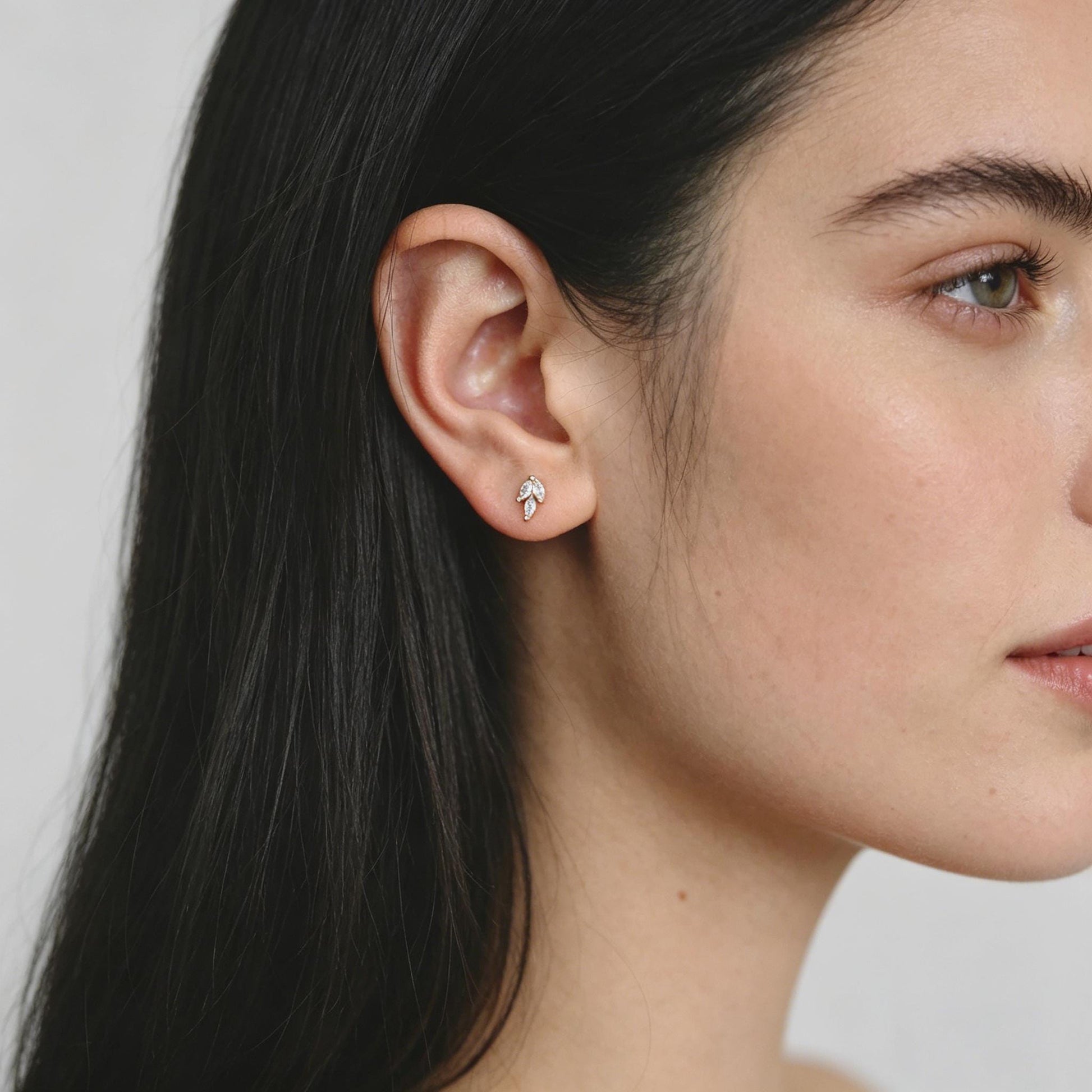 10pcs CZ Pave Flower Ear Posts: 18K Gold Plated Brass Stud Earrings (GB-3395)