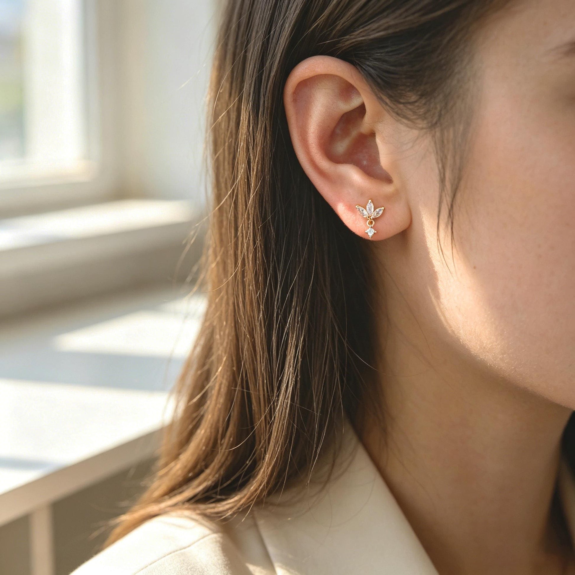 10pcs CZ Pave Flower Ear Posts: 18K Gold Plated Brass Stud Earrings (GB-3395)