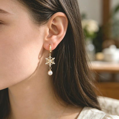 4pcs CZ Pave Snowflake Charms, Rhinestone Flower Connectors, Real Gold plated Brass Findings (GB-3486)