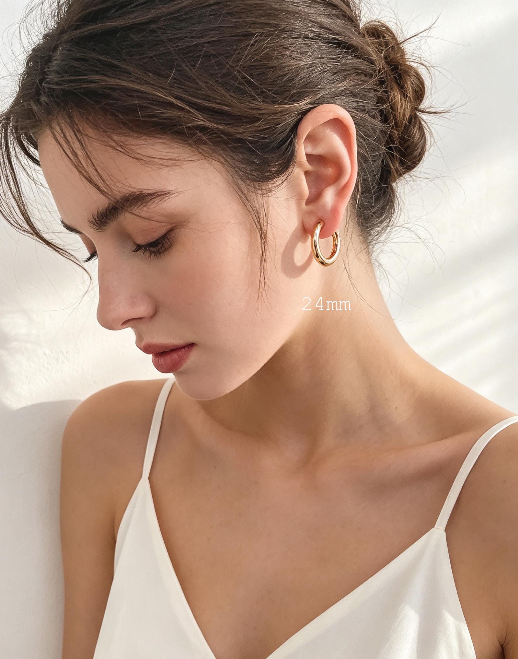 4pcs Gold/ Silver Tone Chunky Hoop Huggies, 4mm Thick, 18/ 20/ 22/ 24/ 26mm, Stainless Steel Hoop Earrings, Minimalist Earrings (GB-3301)