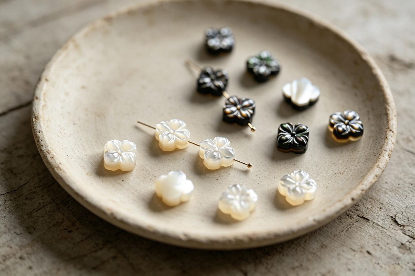 4pcs Single-Sided Carved Shell Beads, Mother of Pearl Animal & Sea Shapes for DIY Bracelet, Handmade Jewelry (BK-006)